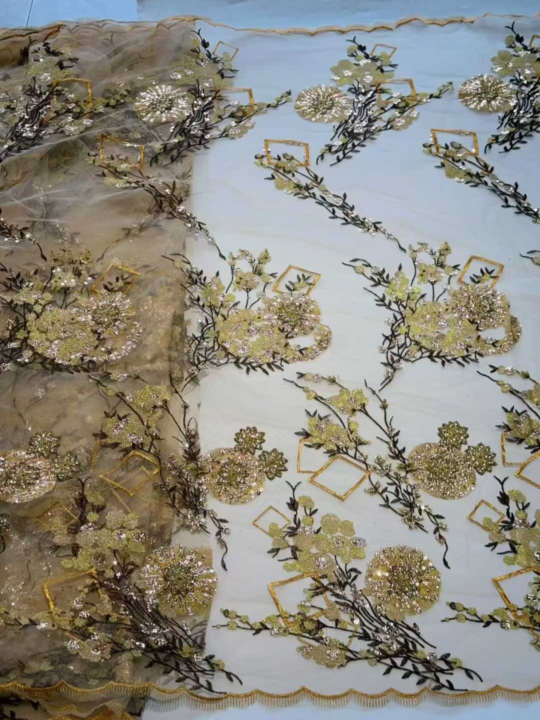 High Couture Crystal Irregular - огляд і ціна Crystal Mesh Fabric